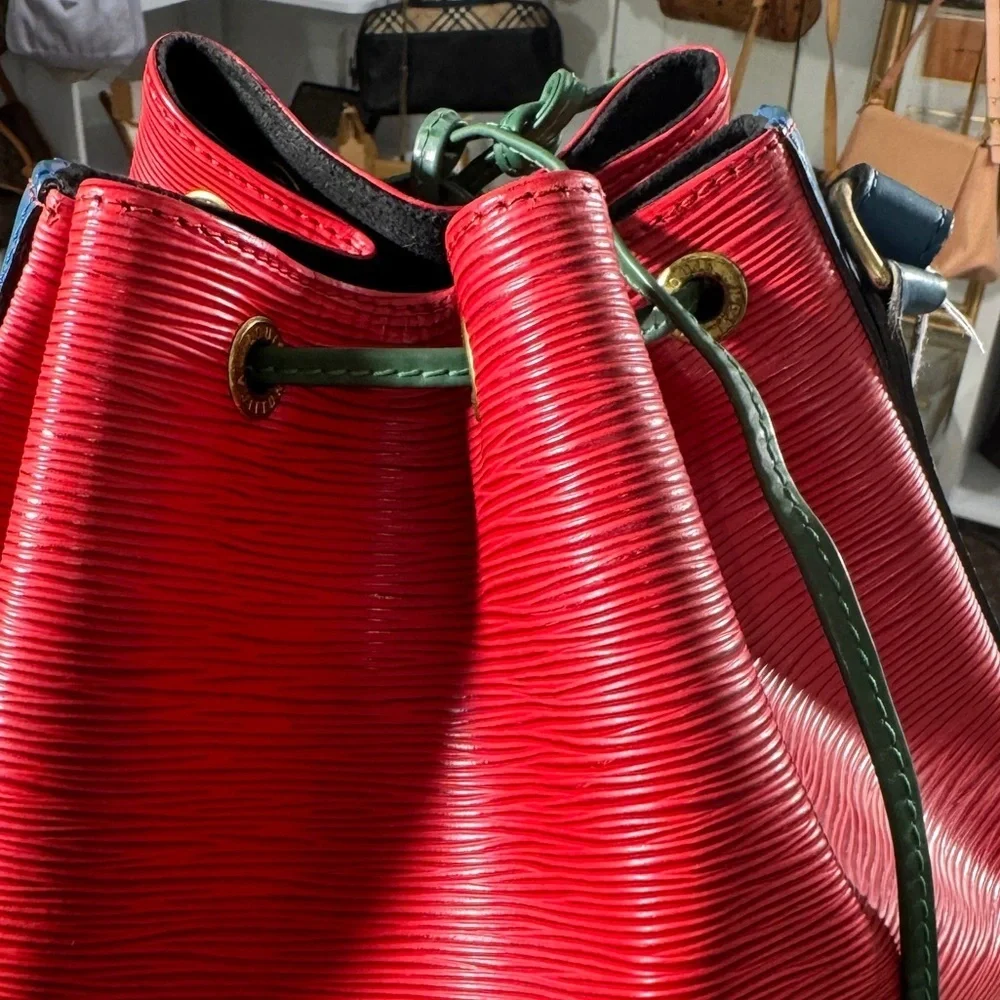 Louis Vuitton LV Shoulder Bag Noe Red Epi - Picture 5 of 15